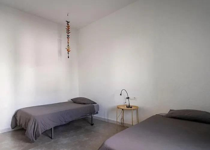 Max House Тегисе